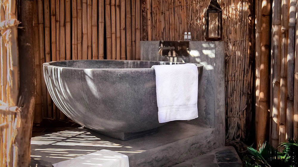 natural-stone-bathtub-fellah-hotel