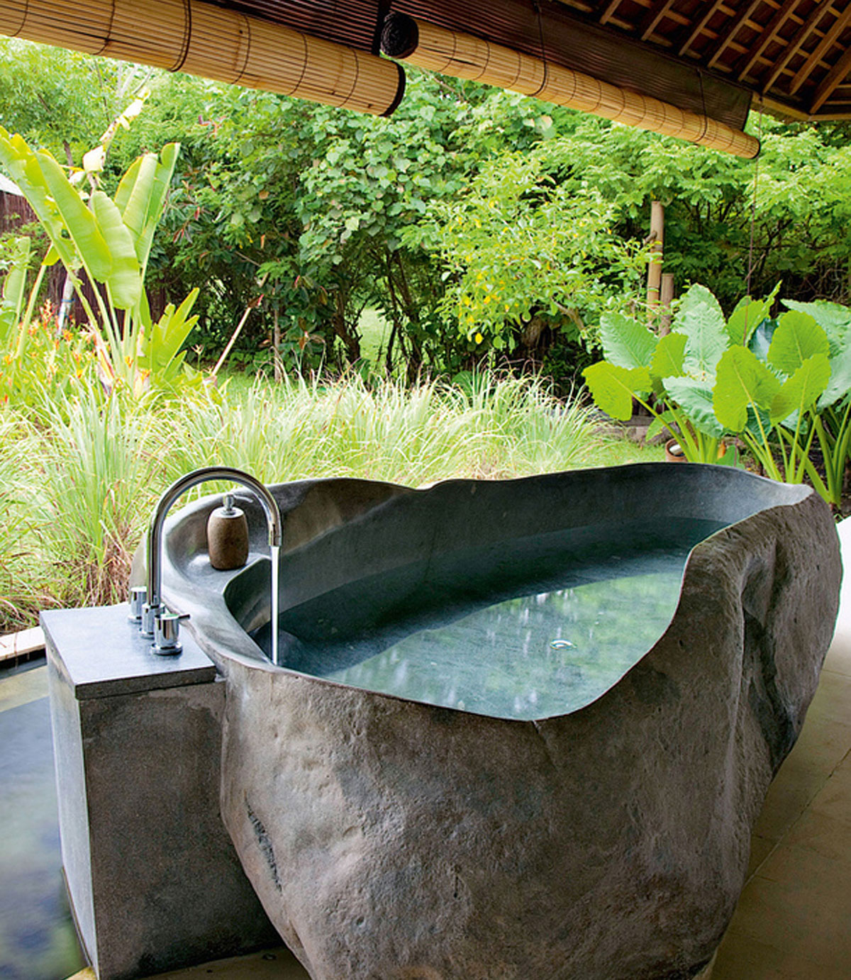 stone-bathtub-with-organic-shape